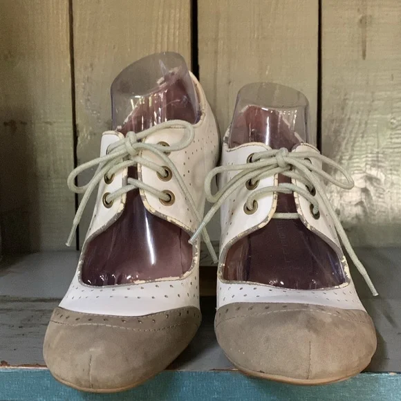 Jeffrey Campbell Ibiza, vintage lace up wedge - Picture 4 of 9